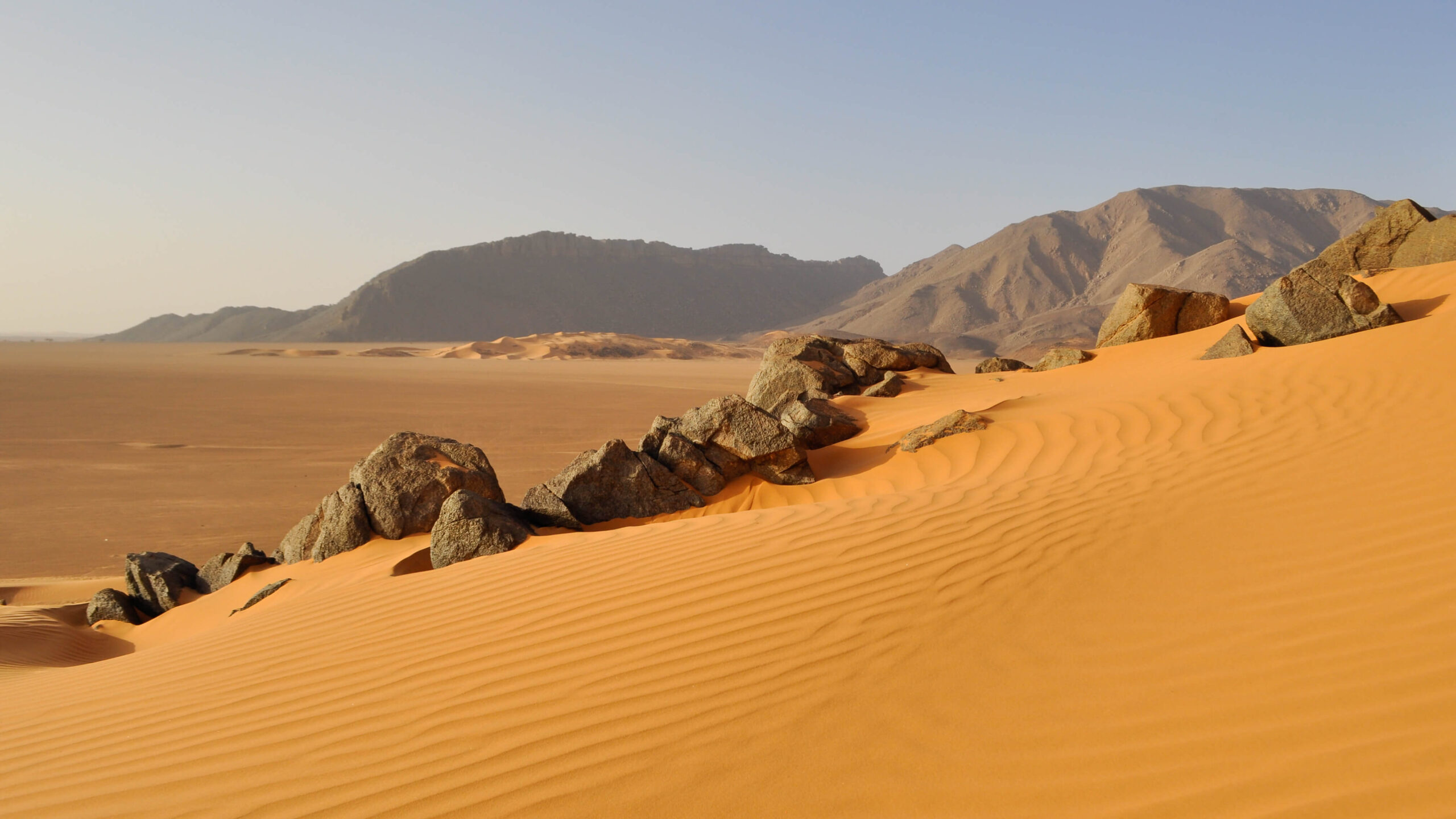 Dune_de_sable_au_parc_Culturel_De_l'Ahaggar_crop