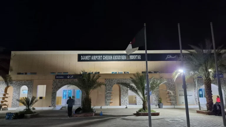 aeroport-cheikh-amoud-ben-mokhtar-djanet-djg (3)